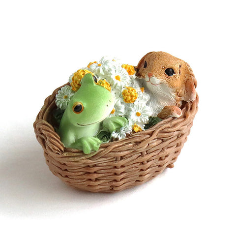 かえるのコポー 花かごの中のウサギとカエル - ママイクコ ・公式通販サイト